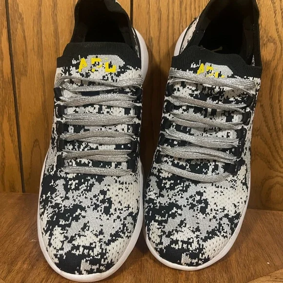 APL"Athletic Propulsion Lab Lululemon Techloom Breeze Camo -Black & White - Picture 6 of 13